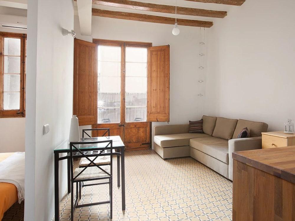 Borrell - Near Ramblas บาร์เซโลนา ภายนอก รูปภาพ